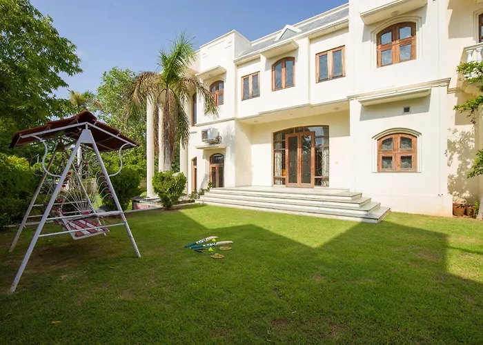 Stayvista's Krishnalaya Mansion: Luxurious Retreat with Indoor Pool & Leisure Amenities Jaipur